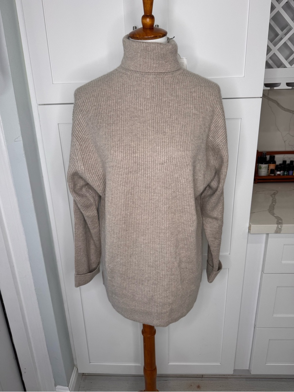 Mariele Waithe 100% Cashmere Greige Knit Turtleneck Sweater Women’s Size M NWT